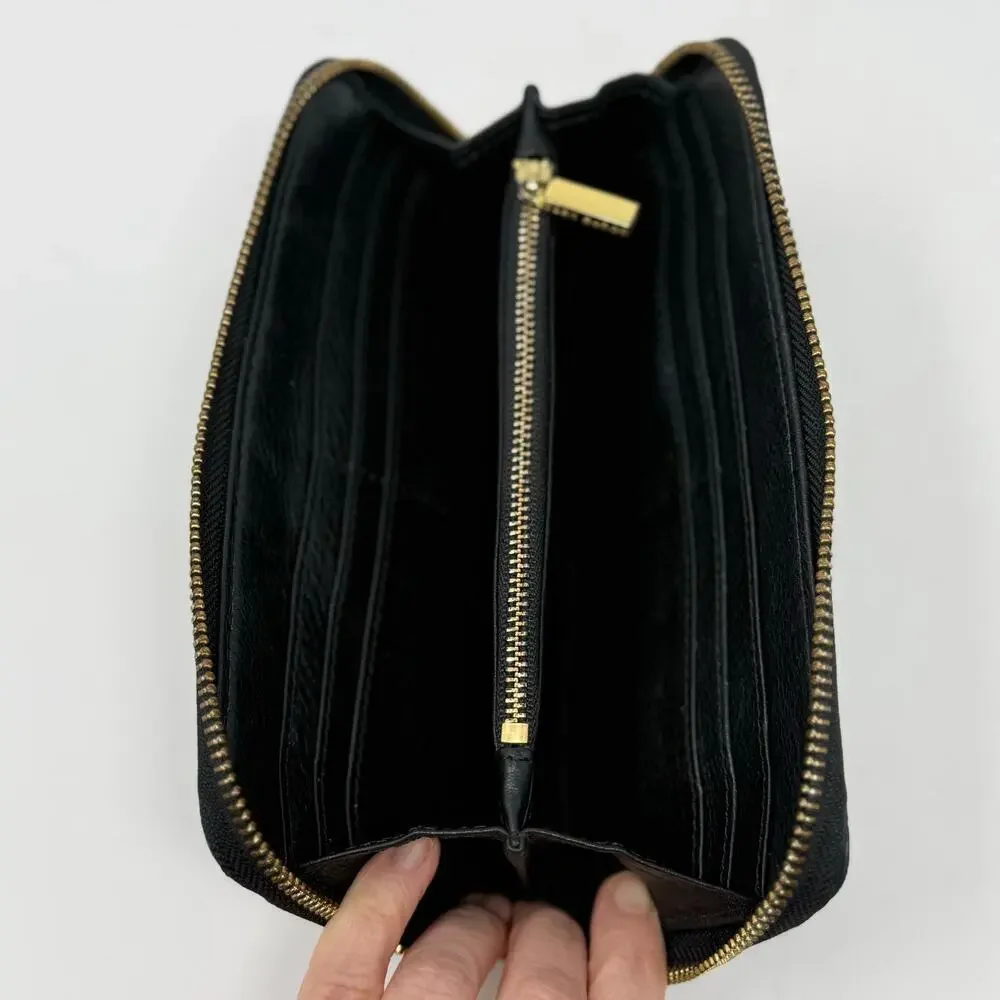 Tory Burch Amanda Zip Continental Wallet Black Pebbled Leather Gold Logo EUC - Picture 8 of 8